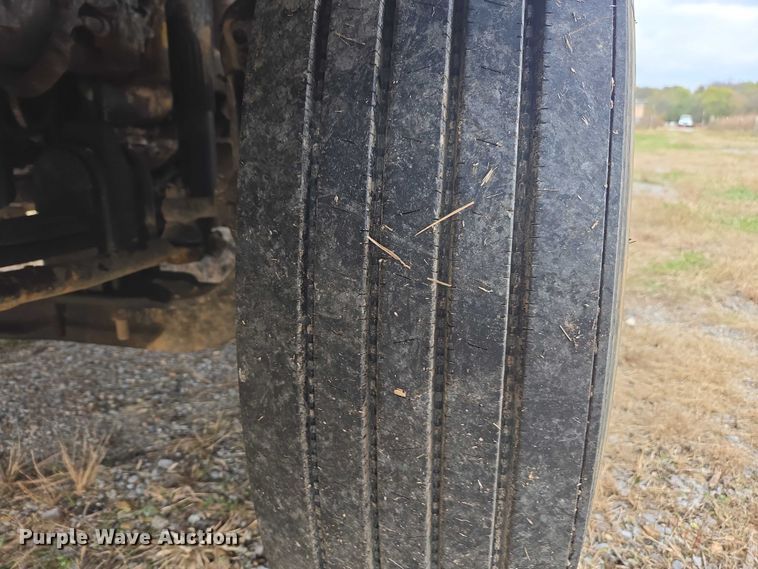 image for item EV4391 1996 Kenworth T800 flatbed truck