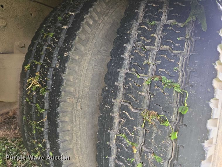 image for item EV4391 1996 Kenworth T800 flatbed truck