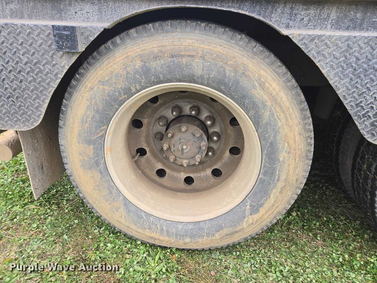 image for item EV4391 1996 Kenworth T800 flatbed truck