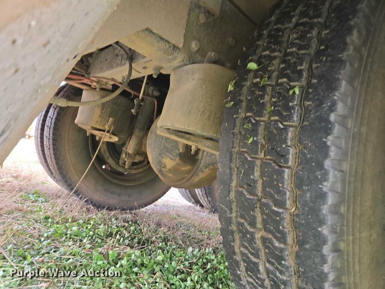 image for item EV4391 1996 Kenworth T800 flatbed truck