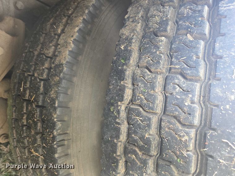 image for item EV4391 1996 Kenworth T800 flatbed truck