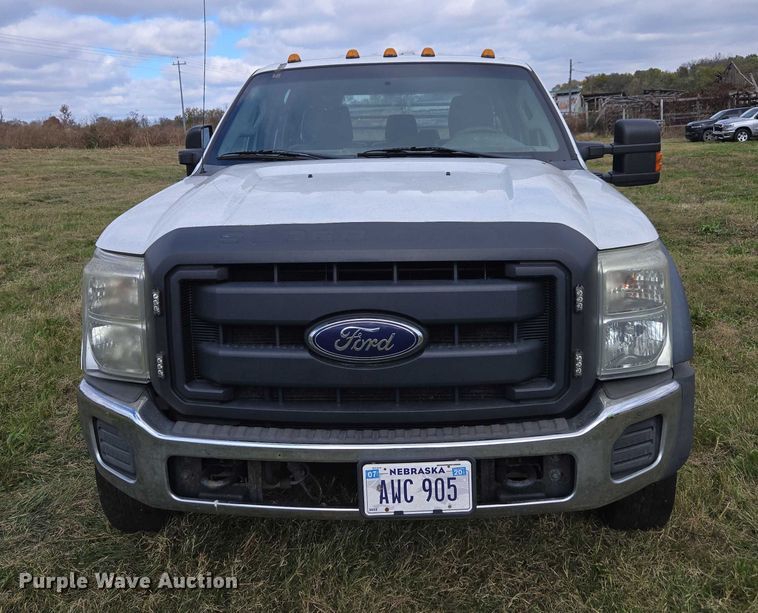 image for item EV4392 2015 Ford F550 Super Duty Crew Cab flatbed truck