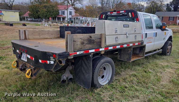 image for item EV4392 2015 Ford F550 Super Duty Crew Cab flatbed truck