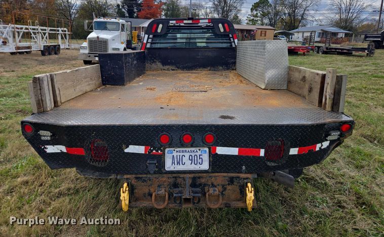 image for item EV4392 2015 Ford F550 Super Duty Crew Cab flatbed truck