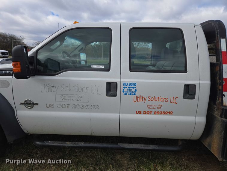 image for item EV4392 2015 Ford F550 Super Duty Crew Cab flatbed truck