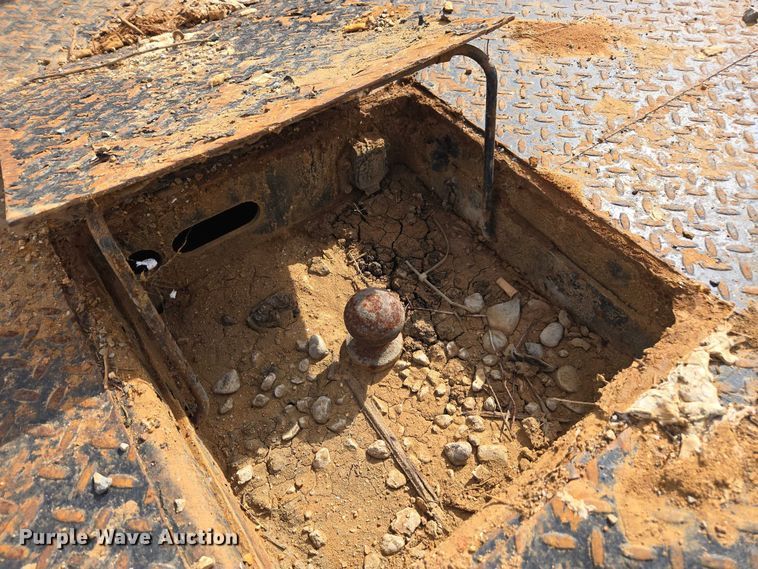 image for item EV4392 2015 Ford F550 Super Duty Crew Cab flatbed truck