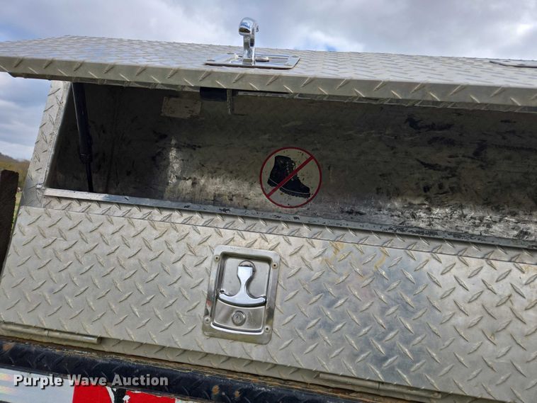 image for item EV4392 2015 Ford F550 Super Duty Crew Cab flatbed truck