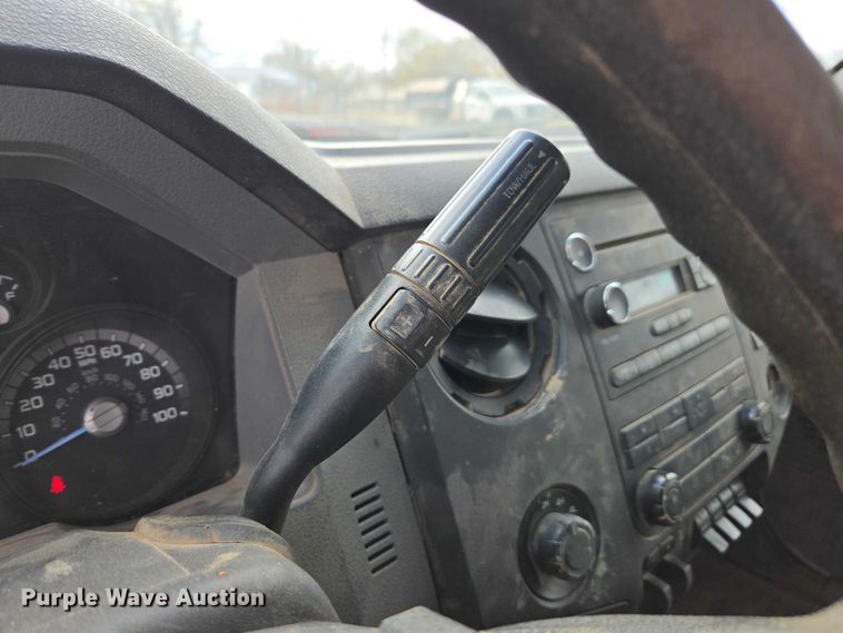 image for item EV4392 2015 Ford F550 Super Duty Crew Cab flatbed truck