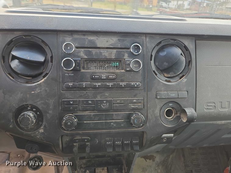 image for item EV4392 2015 Ford F550 Super Duty Crew Cab flatbed truck