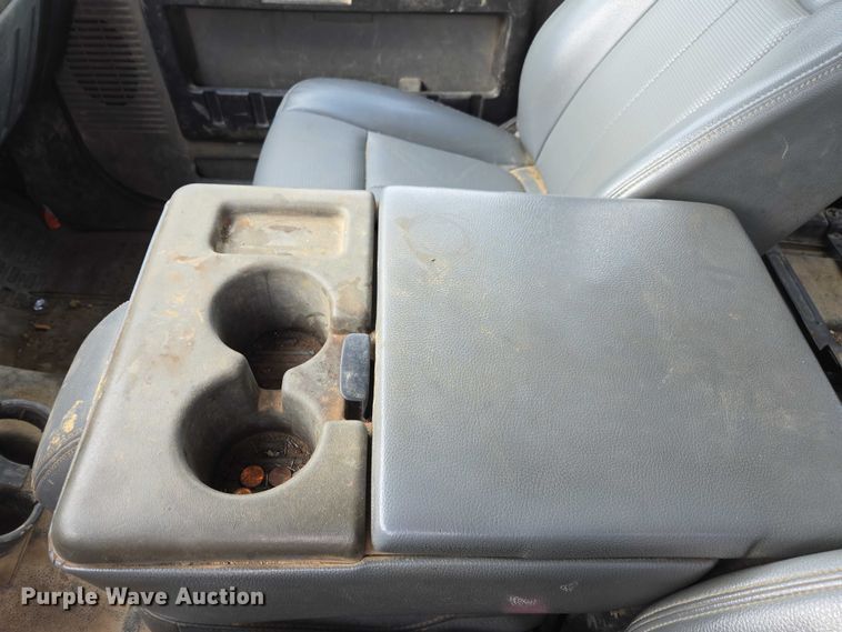 image for item EV4392 2015 Ford F550 Super Duty Crew Cab flatbed truck