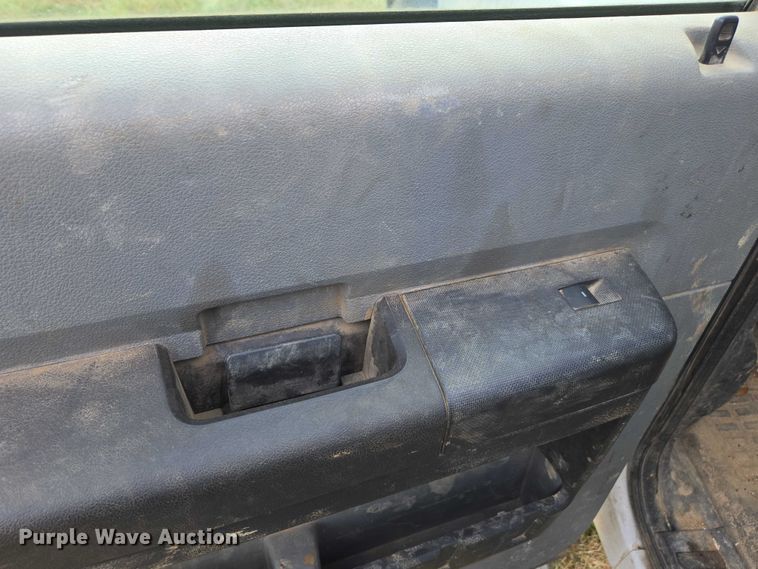 image for item EV4392 2015 Ford F550 Super Duty Crew Cab flatbed truck