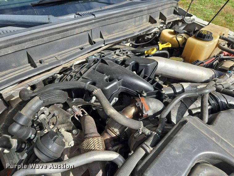 image for item EV4392 2015 Ford F550 Super Duty Crew Cab flatbed truck