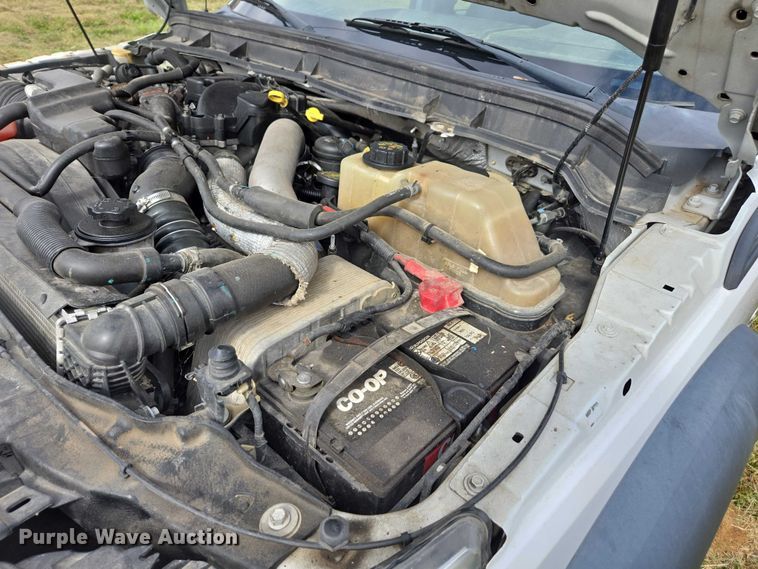 image for item EV4392 2015 Ford F550 Super Duty Crew Cab flatbed truck