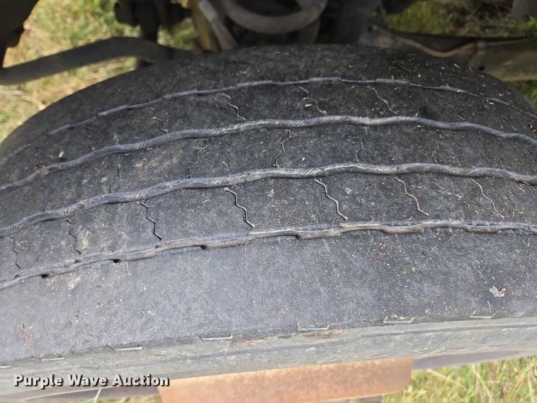 image for item EV4392 2015 Ford F550 Super Duty Crew Cab flatbed truck