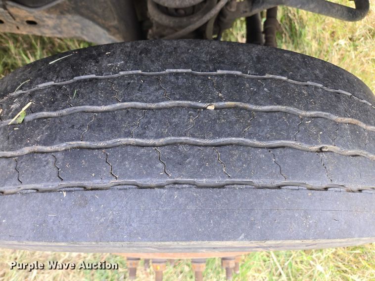 image for item EV4392 2015 Ford F550 Super Duty Crew Cab flatbed truck