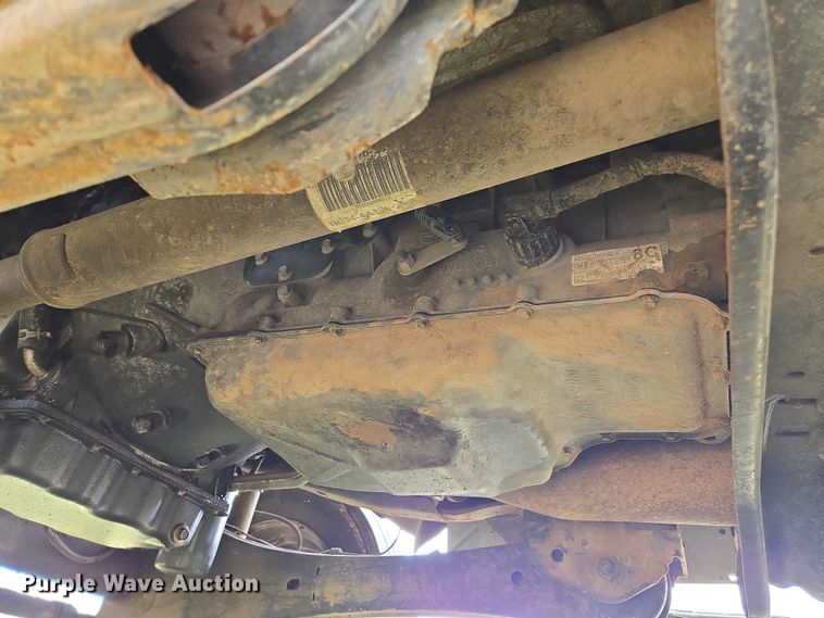 image for item EV4392 2015 Ford F550 Super Duty Crew Cab flatbed truck