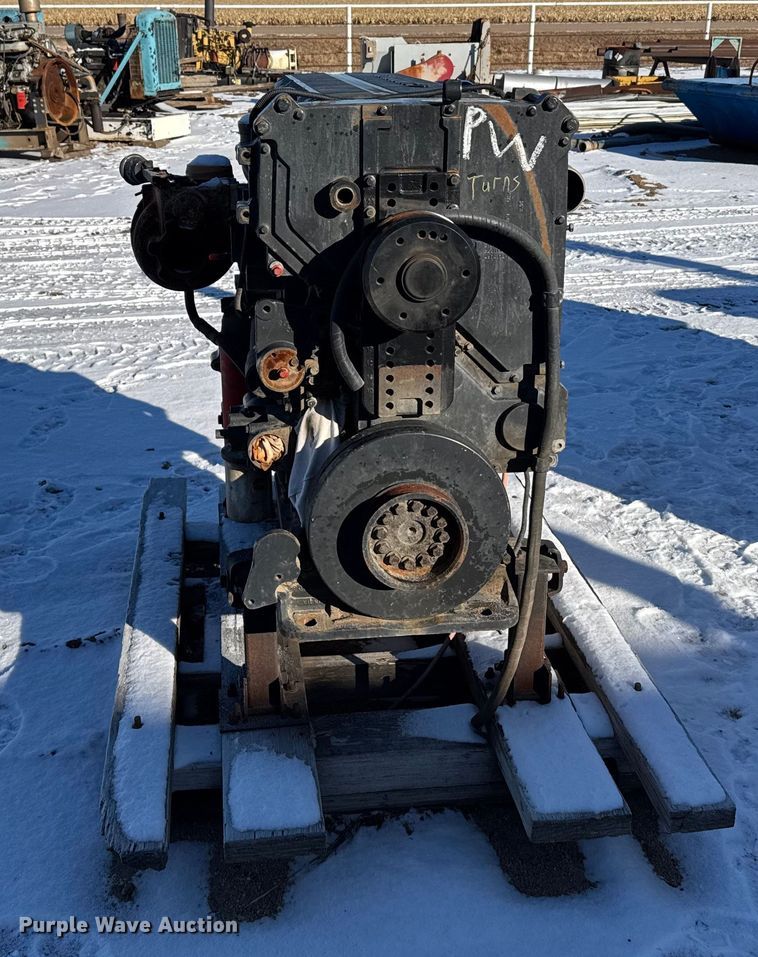 image for item FB0476 Cummins engine