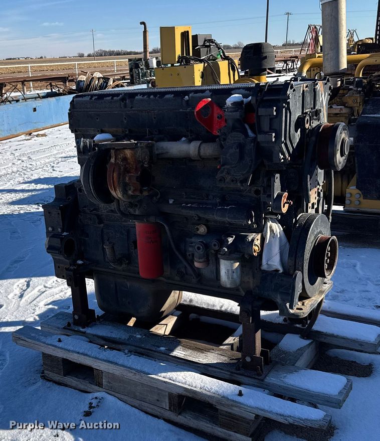 image for item FB0476 Cummins engine