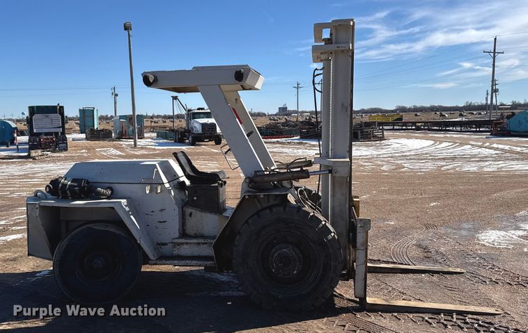 image for item FB0484 1989 Master Craft MC84L forklift