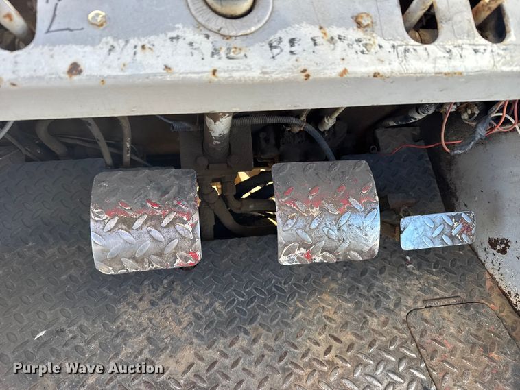 image for item FB0484 1989 Master Craft MC84L forklift