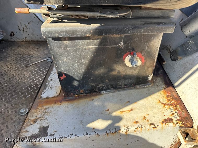 image for item FB0484 1989 Master Craft MC84L forklift