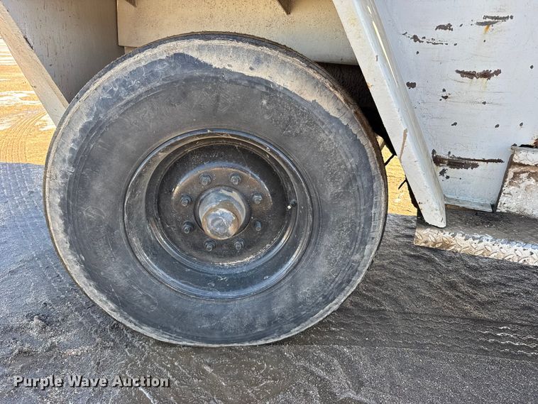 image for item FB0484 1989 Master Craft MC84L forklift