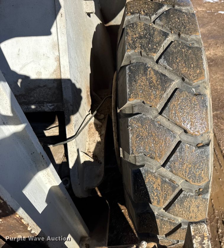 image for item FB0484 1989 Master Craft MC84L forklift