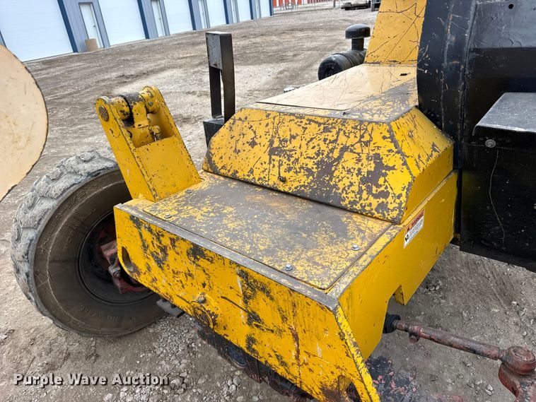 image for item FB0503 1995 Gehl 553 telehandler