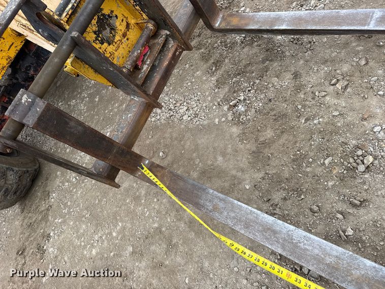 image for item FB0503 1995 Gehl 553 telehandler