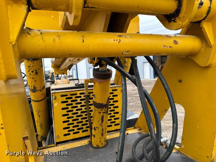 image for item FB0503 1995 Gehl 553 telehandler