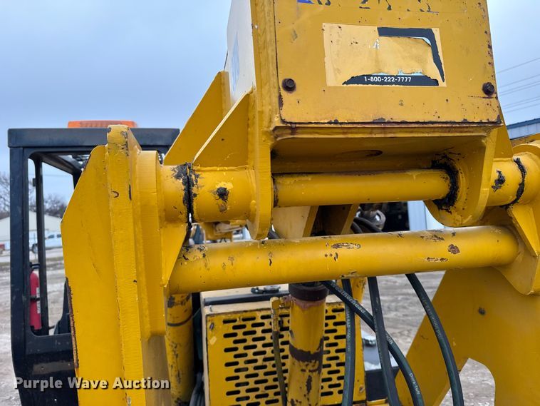 image for item FB0503 1995 Gehl 553 telehandler