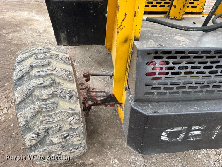 image for item FB0503 1995 Gehl 553 telehandler