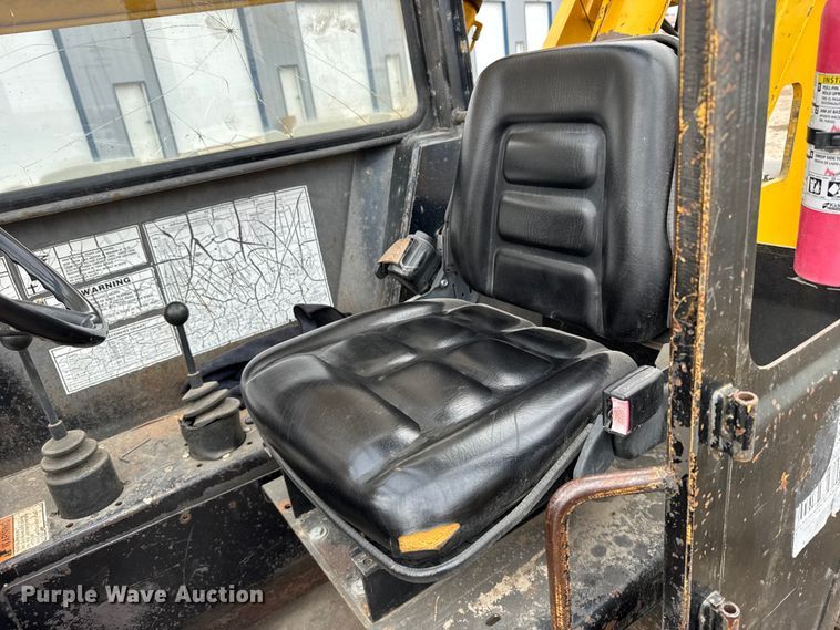 image for item FB0503 1995 Gehl 553 telehandler