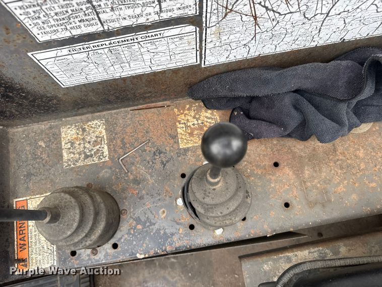 image for item FB0503 1995 Gehl 553 telehandler