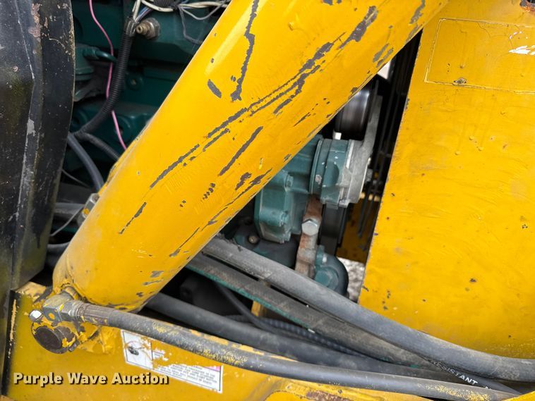 image for item FB0503 1995 Gehl 553 telehandler