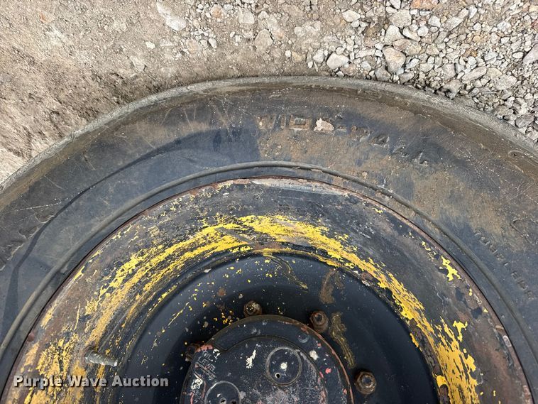 image for item FB0503 1995 Gehl 553 telehandler