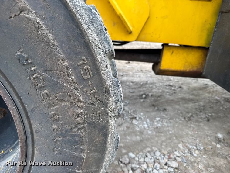 image for item FB0503 1995 Gehl 553 telehandler