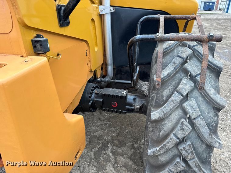 image for item FB0504 2014 Caterpillar TH407C telehandler