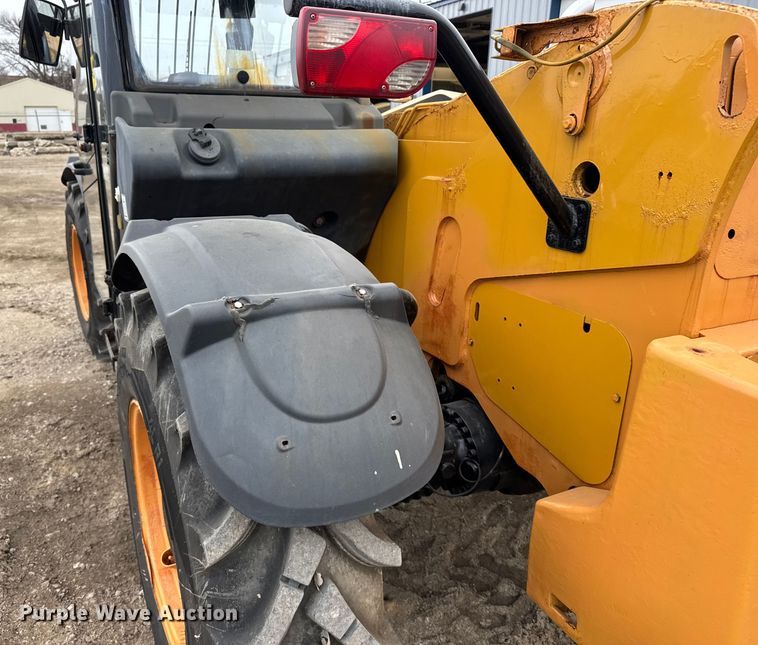 image for item FB0504 2014 Caterpillar TH407C telehandler