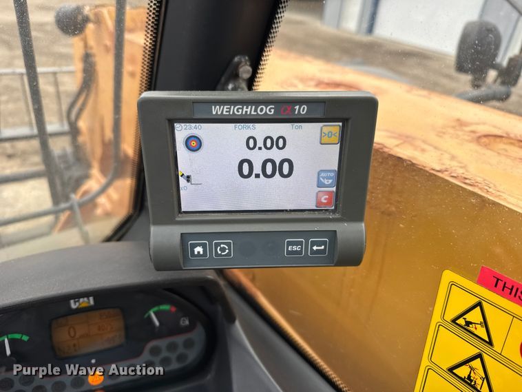 image for item FB0504 2014 Caterpillar TH407C telehandler