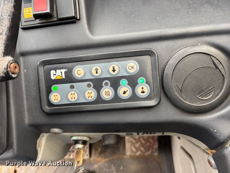 image for item FB0504 2014 Caterpillar TH407C telehandler