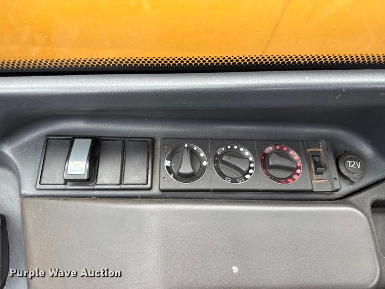 image for item FB0504 2014 Caterpillar TH407C telehandler