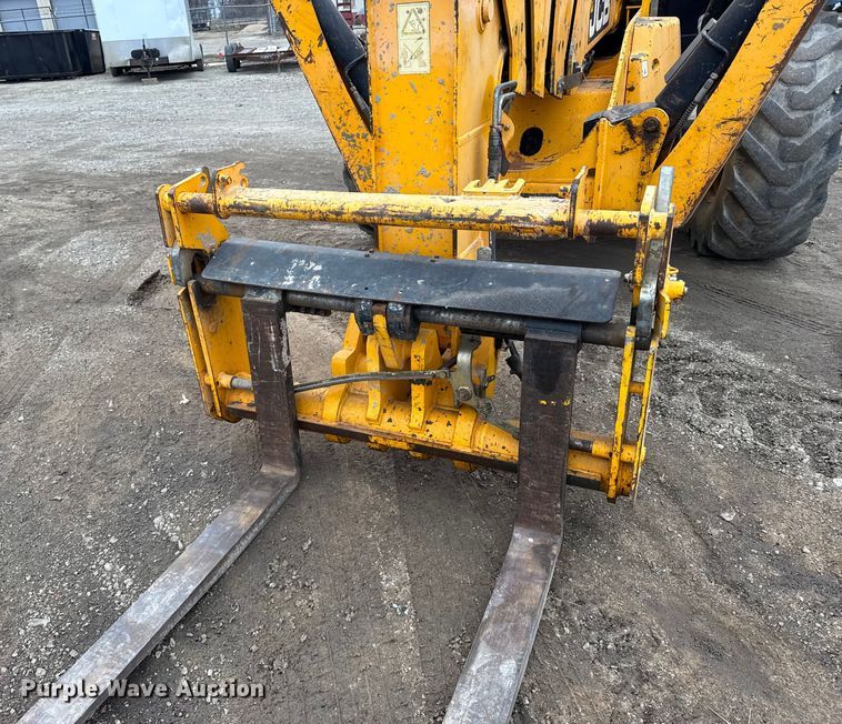 image for item FB0505 2018 JCB 508-66 telehandler