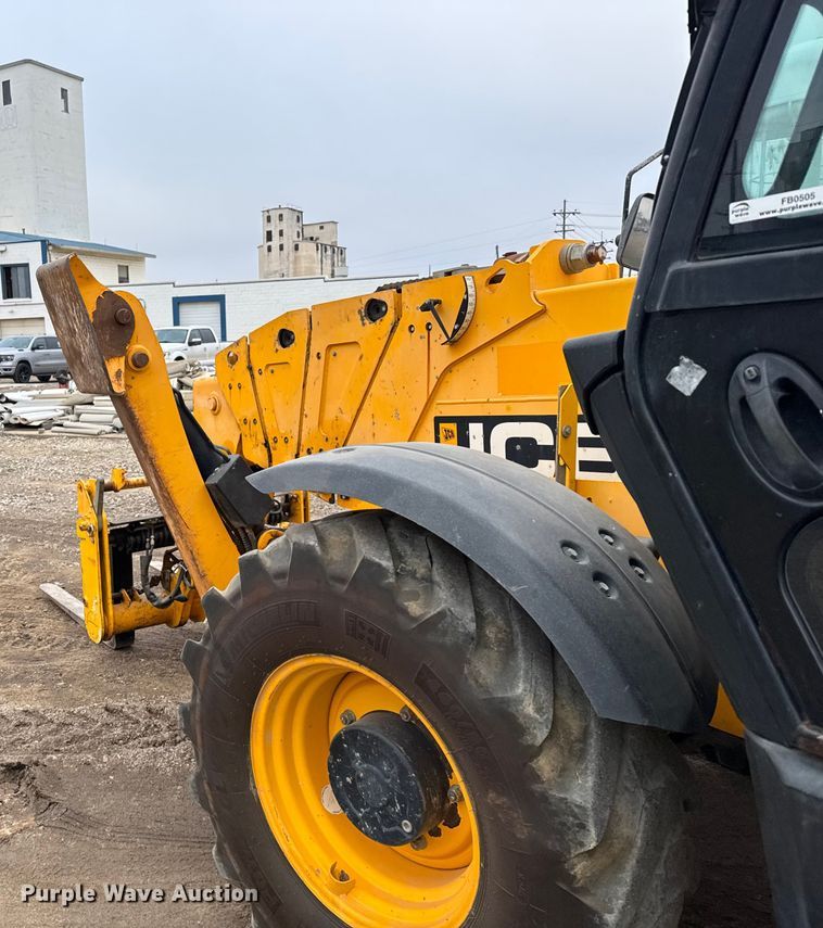 image for item FB0505 2018 JCB 508-66 telehandler