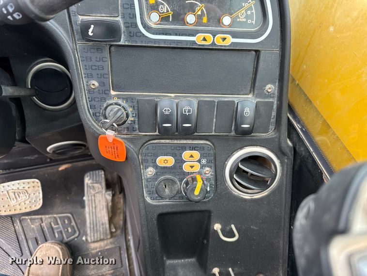 image for item FB0505 2018 JCB 508-66 telehandler