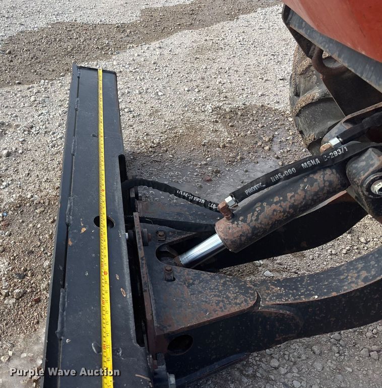 image for item FG1543 2002 Ditch Witch RT115 trencher