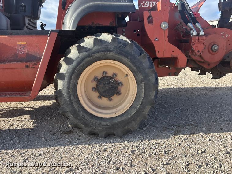 image for item FG1543 2002 Ditch Witch RT115 trencher