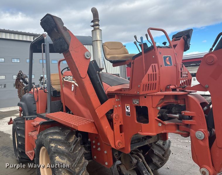 image for item FG1544 2005 Ditch Witch RT95 trencher