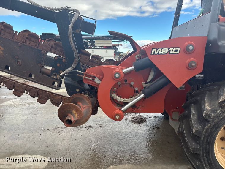 image for item FG1544 2005 Ditch Witch RT95 trencher