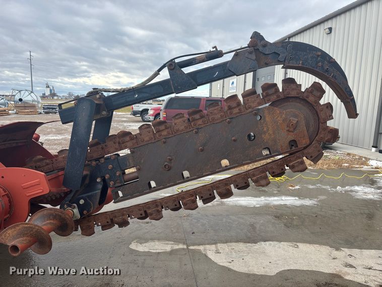 image for item FG1544 2005 Ditch Witch RT95 trencher